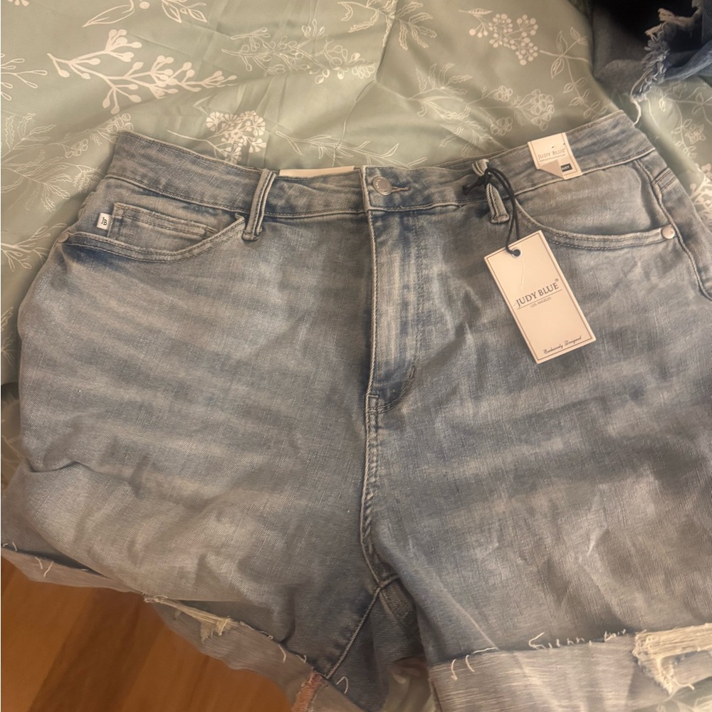 Judy Blue Women's Faded Blue Denim Shorts